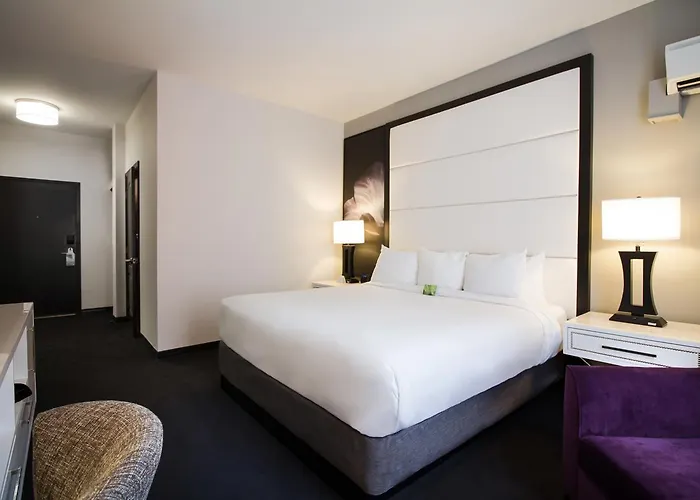 Tryp By Wyndham Savannah